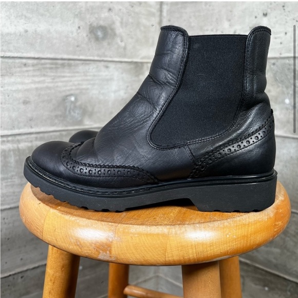 Barney’s New York leather boots - Picture 3 of 13